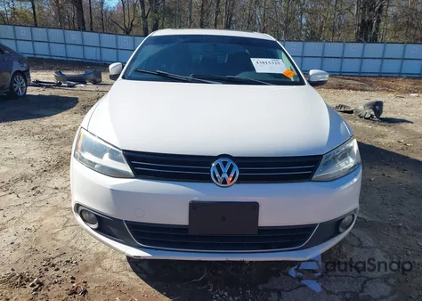 2011 Volkswagen Jetta 2.5L Sel z USA, uszkodzony, nr VIN 3VWLZ7AJ6BM351270